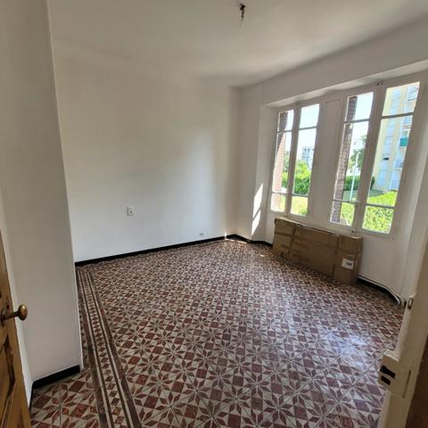 Dpt Gard (30), à vendre ALES immeuble de rapport 175m2 environ à rénover + terrain 300m² environ.