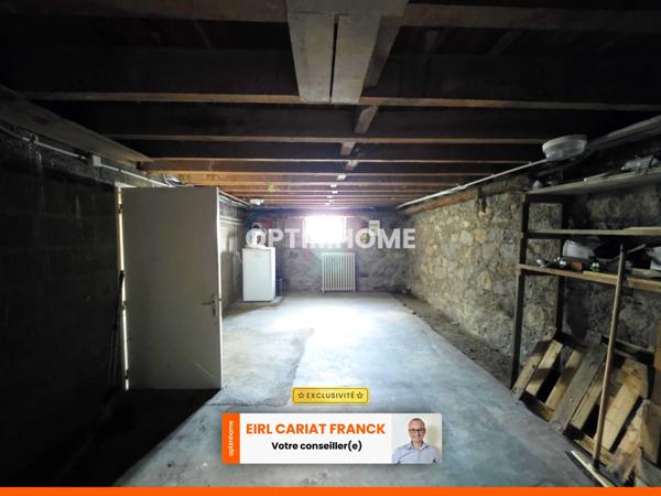 MAISON EN PIERRE DE 139 M² AVEC DÉPENDANCES, L’ENSEMBLE SUR 708 M² DE TERRAIN CLOS :