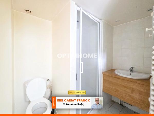 MAISON EN PIERRE DE 139 M² AVEC DÉPENDANCES, L’ENSEMBLE SUR 708 M² DE TERRAIN CLOS :