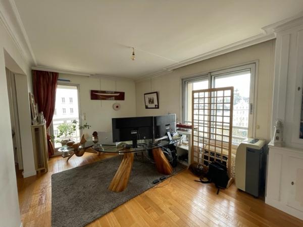 Paris (75017) A VENDRE - EN TRES BON ETAT - APPARTEMENT 2 PIECES