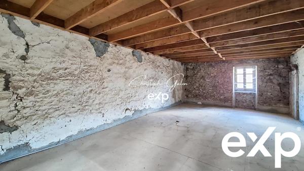 Maison à rénover avec potentiel et dépendances