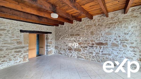 Maison à rénover avec potentiel et dépendances