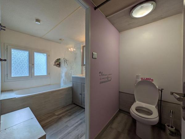 Terrain Hyeres 300 m2 Non constructible avec électricité solaire, forage et fosse sceptique Habitation légère