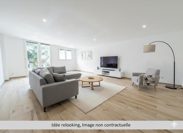 Terrain Hyeres 300 m2 Non constructible avec électricité solaire, forage et fosse sceptique Habitation légère