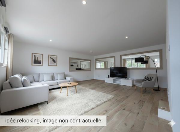 Terrain Hyeres 300 m2 Non constructible avec électricité solaire, forage et fosse sceptique Habitation légère