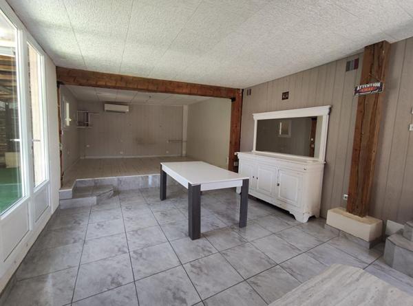 Terrain Hyeres 300 m2 Non constructible avec électricité solaire, forage et fosse sceptique Habitation légère