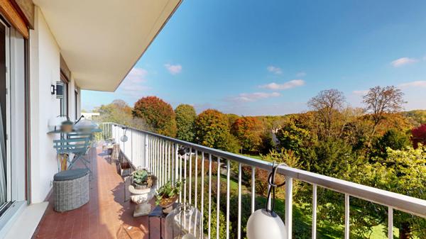 Magnifique appartement dernier étage 6 pièce(s) 4 ch 144 m2