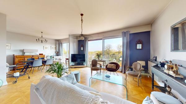 Magnifique appartement dernier étage 6 pièce(s) 4 ch 144 m2