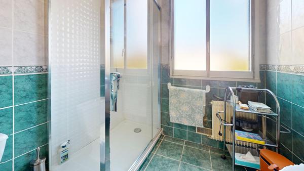 Magnifique appartement dernier étage 6 pièce(s) 4 ch 144 m2