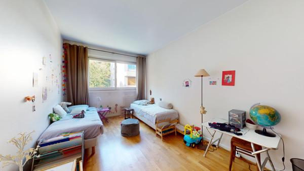 Magnifique appartement dernier étage 6 pièce(s) 4 ch 144 m2