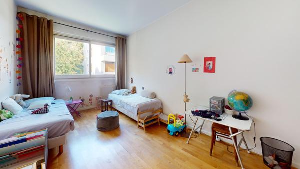 Magnifique appartement dernier étage 6 pièce(s) 4 ch 144 m2