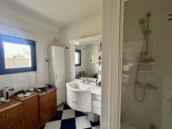 Sarzeau (56370) Maison de charme en pierre à 100 mètres de la plage, côté océan !