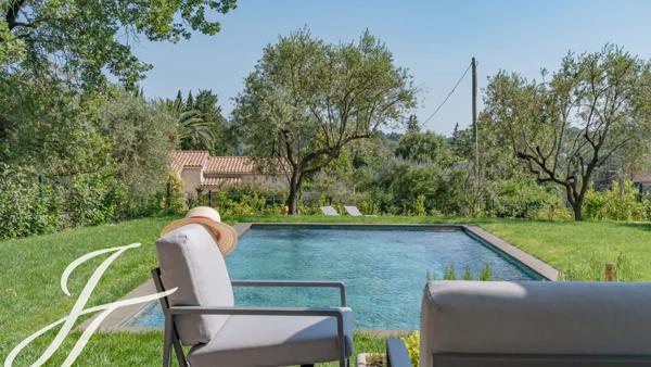 Villa avec 4 chambres à louer à pied du village de Valbonne