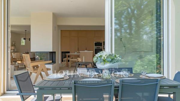 Villa avec 4 chambres à louer à pied du village de Valbonne