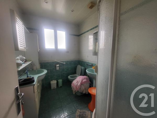 Immeuble à vendre  150 m2 DOMERAT - 03