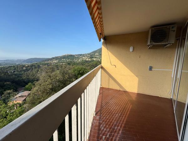 Appartement T5 avec terrasse, aperçu mer, cave et stationnement privé
