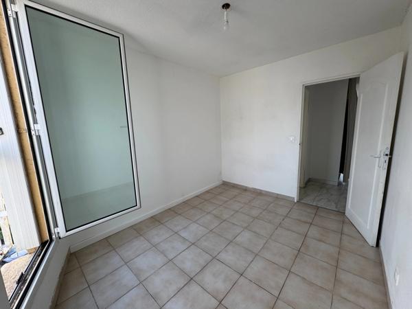 Appartement T5 avec terrasse, aperçu mer, cave et stationnement privé