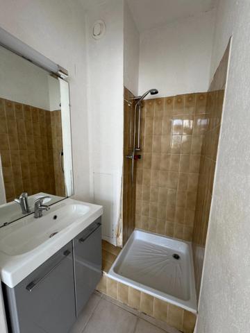 Appartement T5 avec terrasse, aperçu mer, cave et stationnement privé