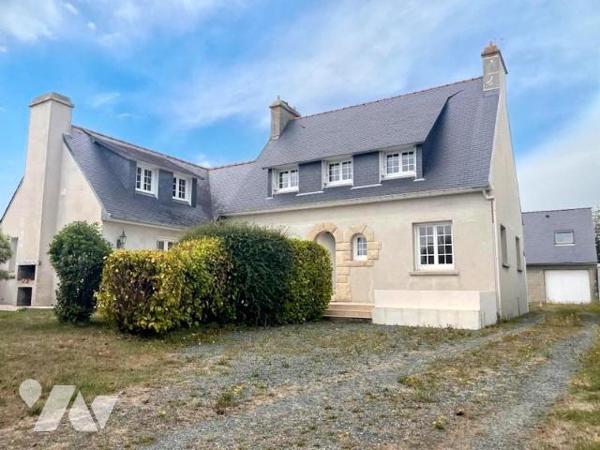 Grande maison située à PENMARCH