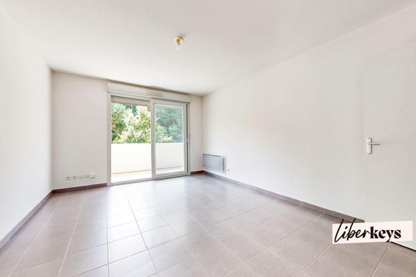 Francheville limite Craponne : T2 lumineux avec grand balcon au calme