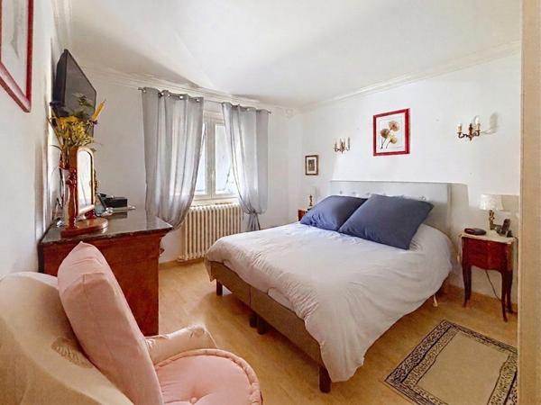 🏡 À VENDRE – Maison familiale de 198M² avec terrain de 1143 m² à Longueville, à 5 km de Granville et 3 km des plages