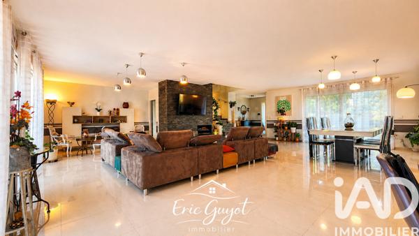 Maison à vendre 9 pièces 240 m² Le Plessis-Trévise