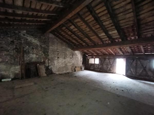 plateau brut à aménager, possibilité de 2 logements plan fourni, idéal investisseur, éligible aides OPAH