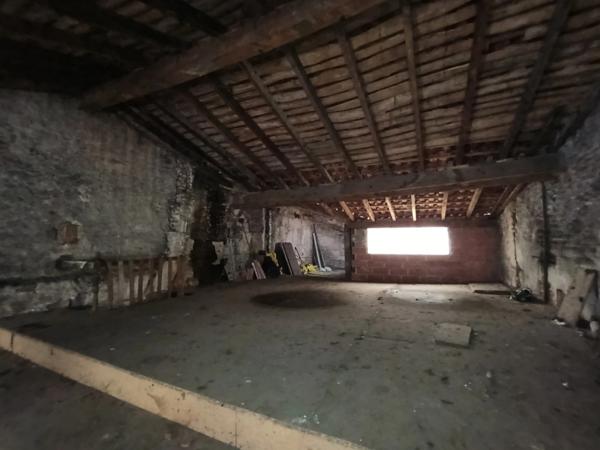 plateau brut à aménager, possibilité de 2 logements plan fourni, idéal investisseur, éligible aides OPAH