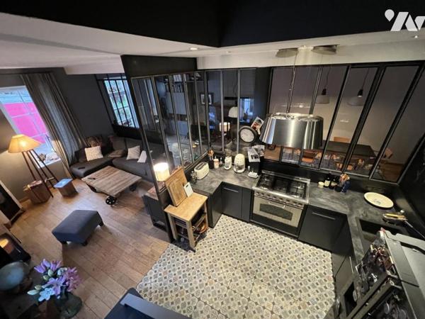 HENNEBONT quartier recherché dans les remparts prestations de qualité pour cette maison de type 7