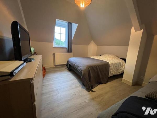 HENNEBONT quartier recherché dans les remparts prestations de qualité pour cette maison de type 7