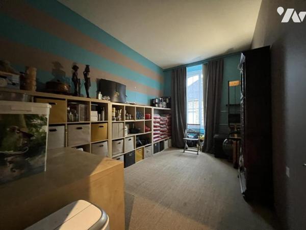 HENNEBONT quartier recherché dans les remparts prestations de qualité pour cette maison de type 7