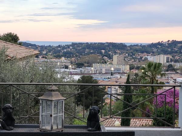 Maison contemporaine 4 chambres  avec vue mer à Toulon - Bas Corniche Marius Escartefigue