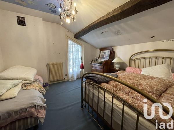 Maison 14 pièces de 272 m² à Gueugnon (71130)