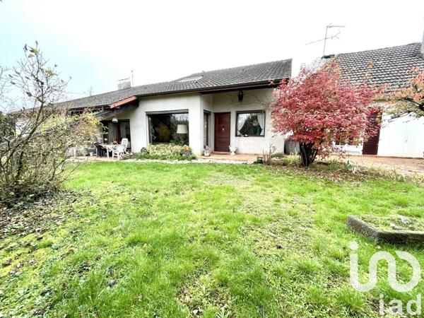 Maison 14 pièces de 272 m² à Gueugnon (71130)