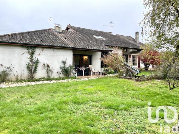 Maison 14 pièces de 272 m² à Gueugnon (71130)