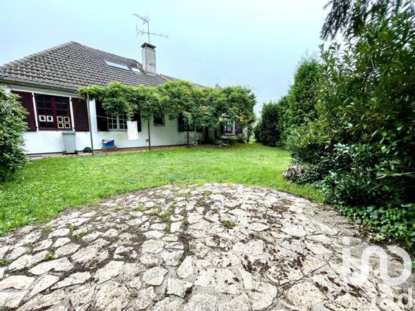 Maison 14 pièces de 272 m² à Gueugnon (71130)