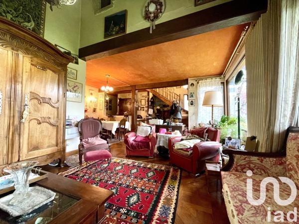 Maison 14 pièces de 272 m² à Gueugnon (71130)