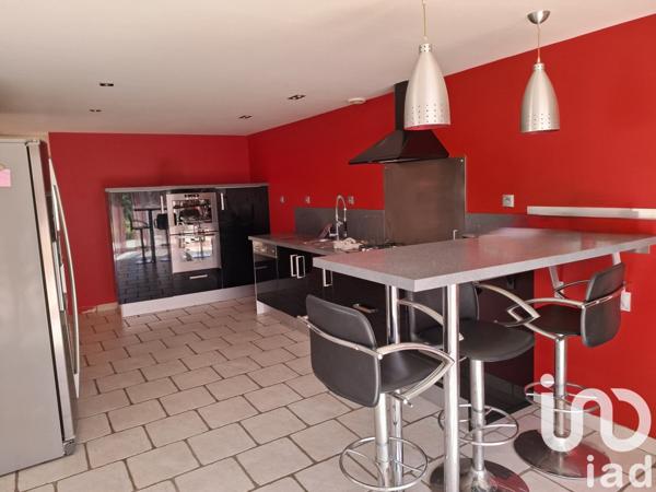 Maison 7 pièces de 166 m² à Saint-Just-Luzac (17320)