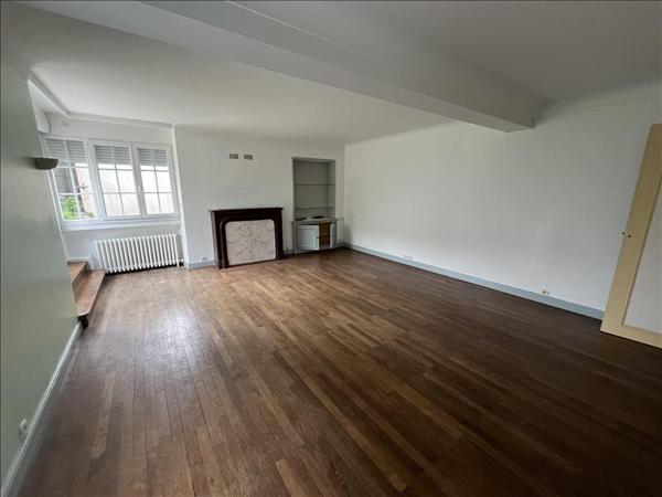 Maison à louer |  BRIOUX SUR BOUTONNE |  4 pièces | 121 m²