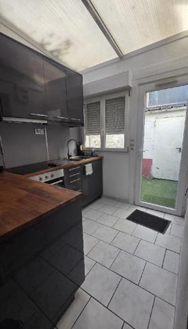 LILLE - Lille centre rue gambetta secteur Massena T2 meublé avec petite cour