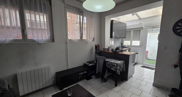 LILLE - Lille centre rue gambetta secteur Massena T2 meublé avec petite cour
