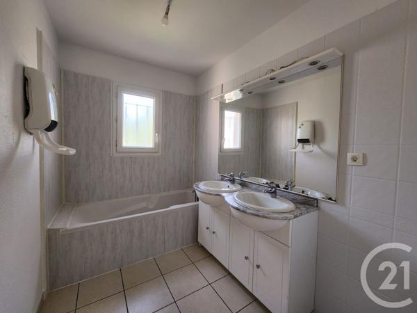 Maison à vendre  5 pièces - 125,01 m 2   LESPARRE MEDOC  - 33