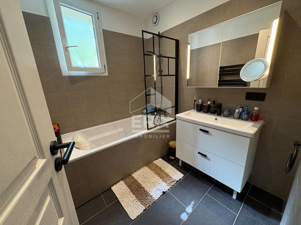 A vendre appartement 5 pièces SAINT ANDRE DE LA ROCHE 101 m2