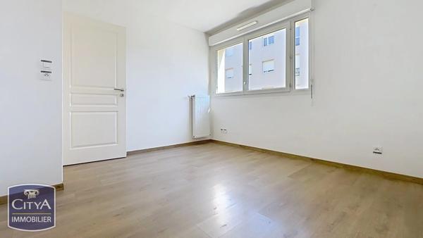 Appartement à vendre 3 pièces 57.5m² Décines-Charpieu (69150)