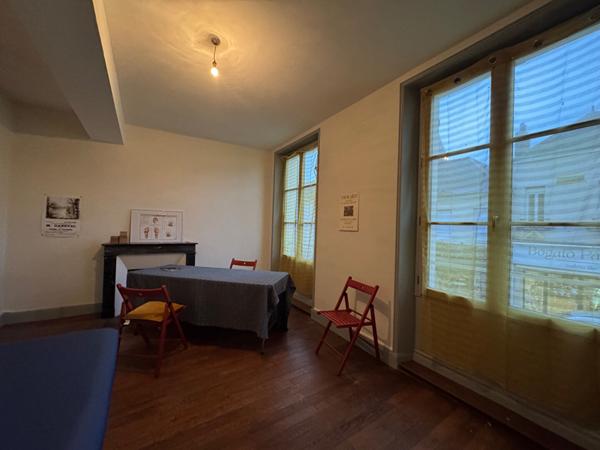 LOCAL COMMERCIAL A LOUER AVEC LOGEMENT AU-DESSUS