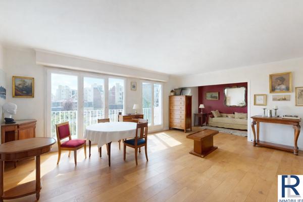 Paris (75007) Bel appartement de 104 m2 avec 3 chambres au 7ème étage à Paris VII