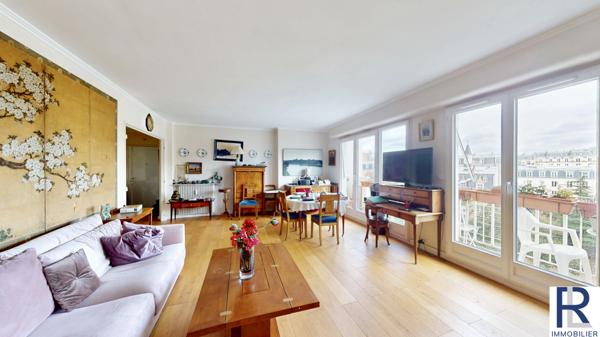 Paris (75007) Bel appartement de 104 m2 avec 3 chambres au 7ème étage à Paris VII