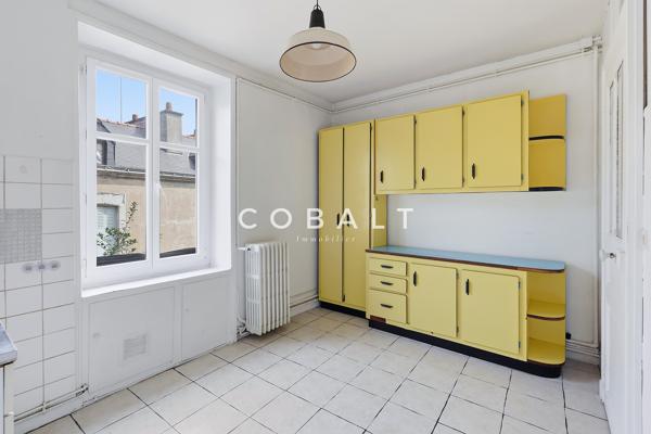 À deux pas du marché Talensac, un appartement de caractère à réinventer