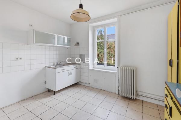 À deux pas du marché Talensac, un appartement de caractère à réinventer