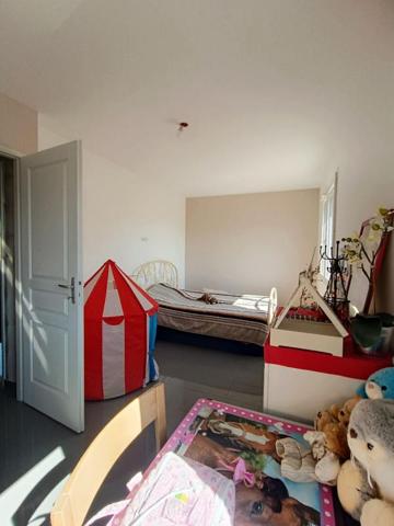 Maison Istres 4 pièce(s) 83 m2 Terrasse , Cour et Garage